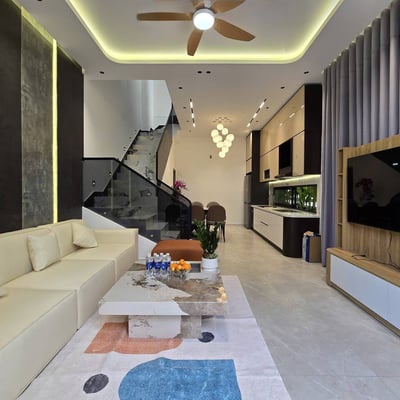 Miete eines modernen Eckhauses im Stadtteil Hai Chau, Da Nang, Vietnam